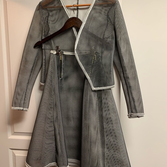 Custom designed two piece - Picture 3 of 4